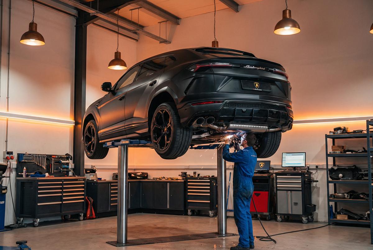 萝莉岛修车视频